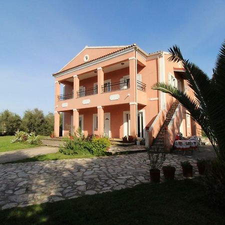 Karoubis Studio Kavallouri Exterior photo