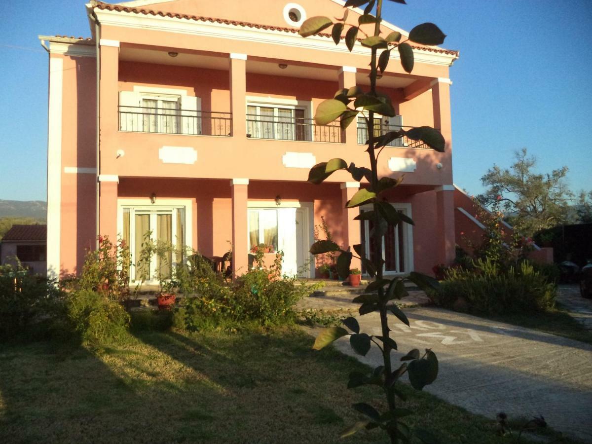 Karoubis Studio Kavallouri Exterior photo